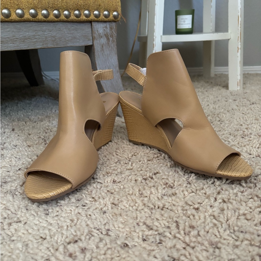 IMAN Tan Open-Toe Slingback Wedge Sandals